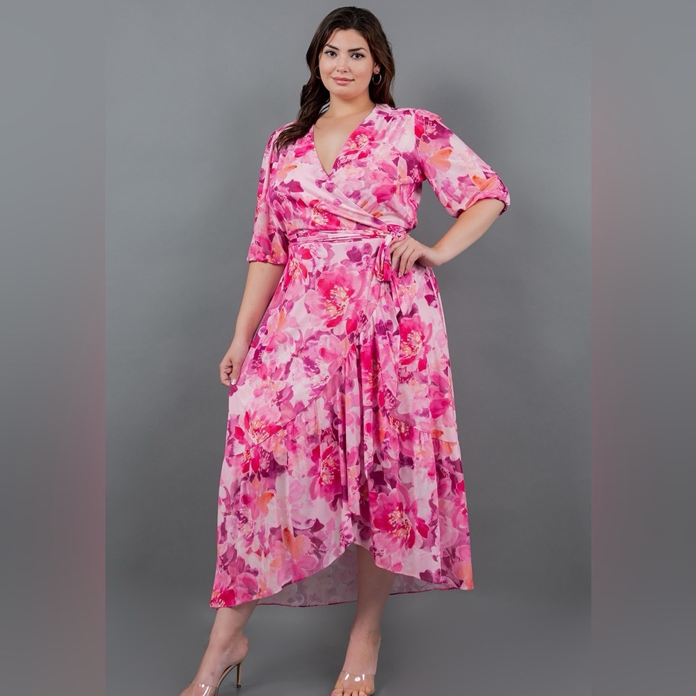 Beautiful floral wrap dress in size XL & 3X